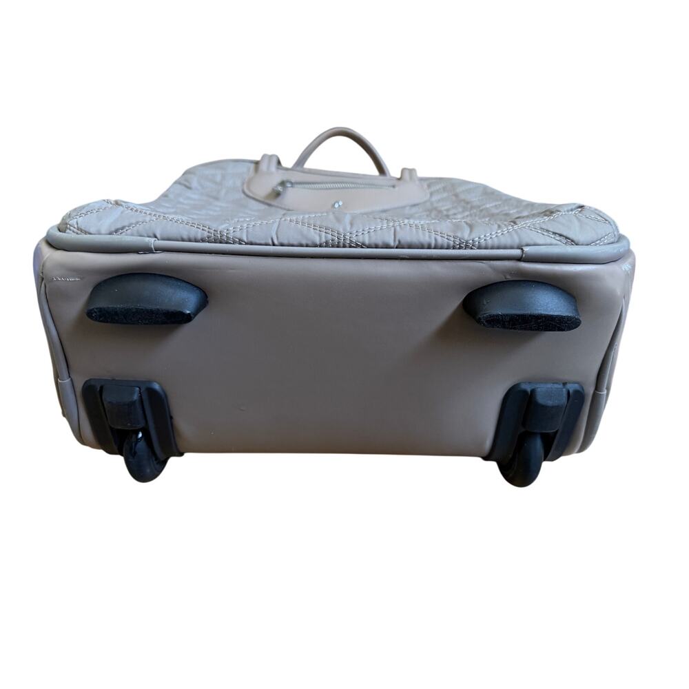 Knomo London Quilted Vertical 2 wheel Carryon Taupe w/red interior EUC - Picture 2 of 16